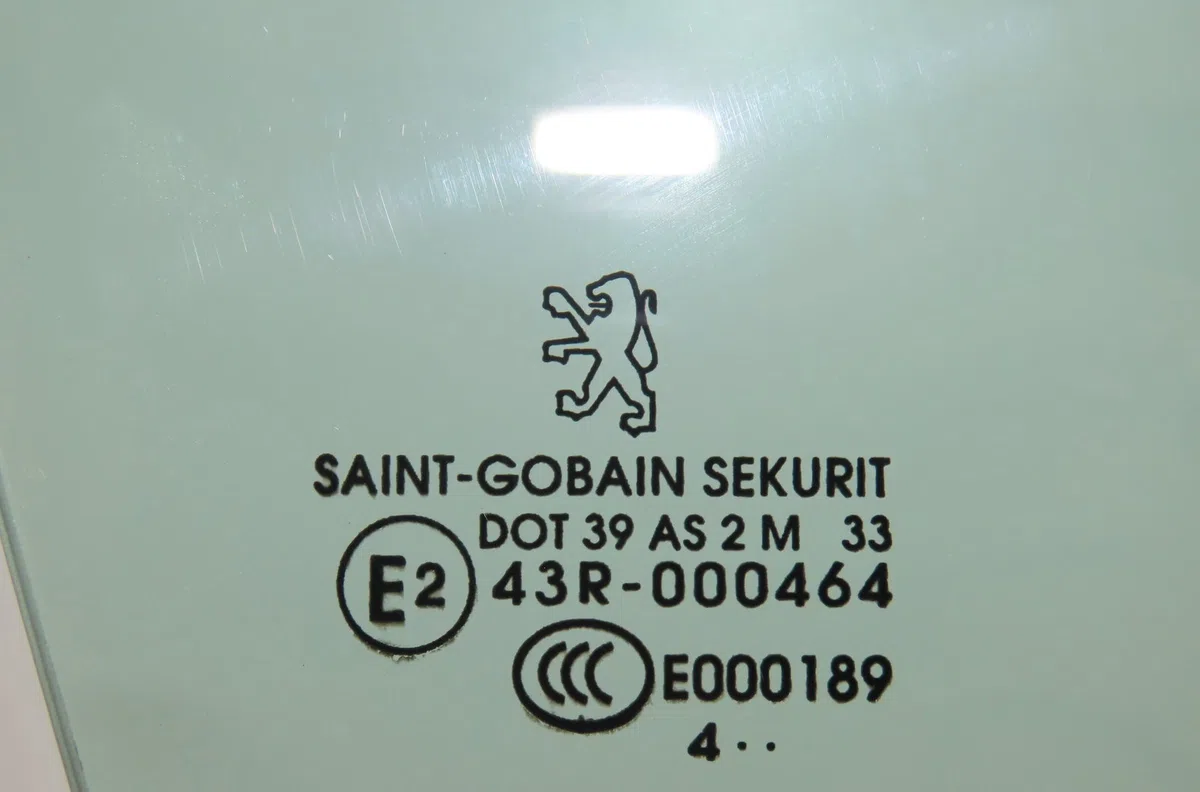 Glace porte av d Peugeot 206 SW (2E-K) 1.4 hdi (2002-2007) 5 portes occasion