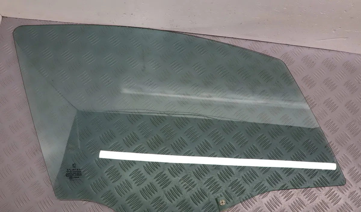 Glace porte av d Peugeot 307 (3A-C) 1.6 hdi 110 (2004-2009) 5 portes occasion