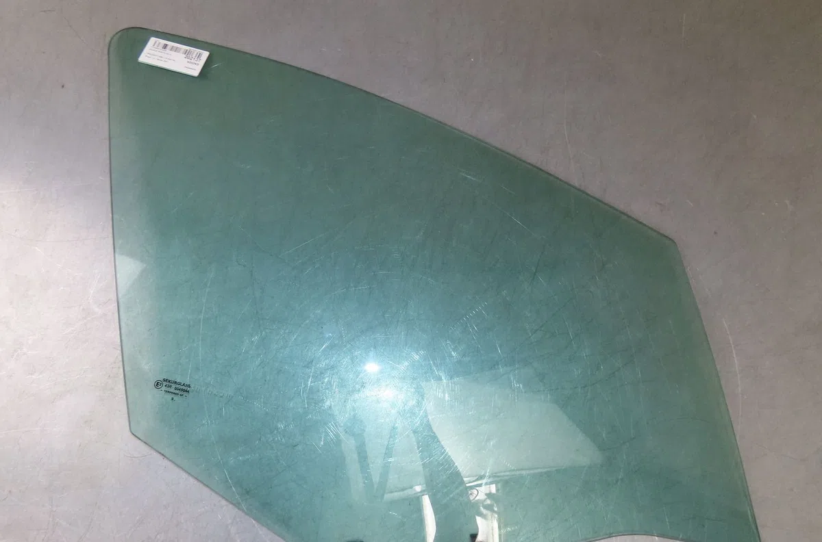 Glace porte av d Peugeot 308 I (4A_, 4C_) 1.6 hdi (2007-2014) 5 portes occasion