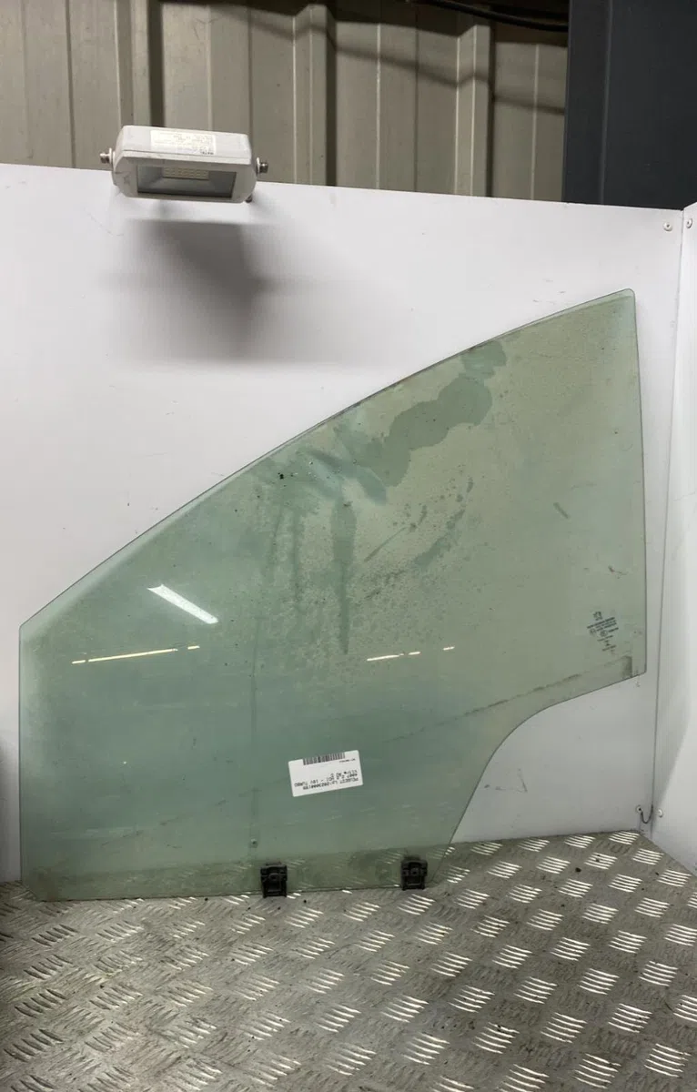 Glace porte av d PEUGEOT 4007 occasion