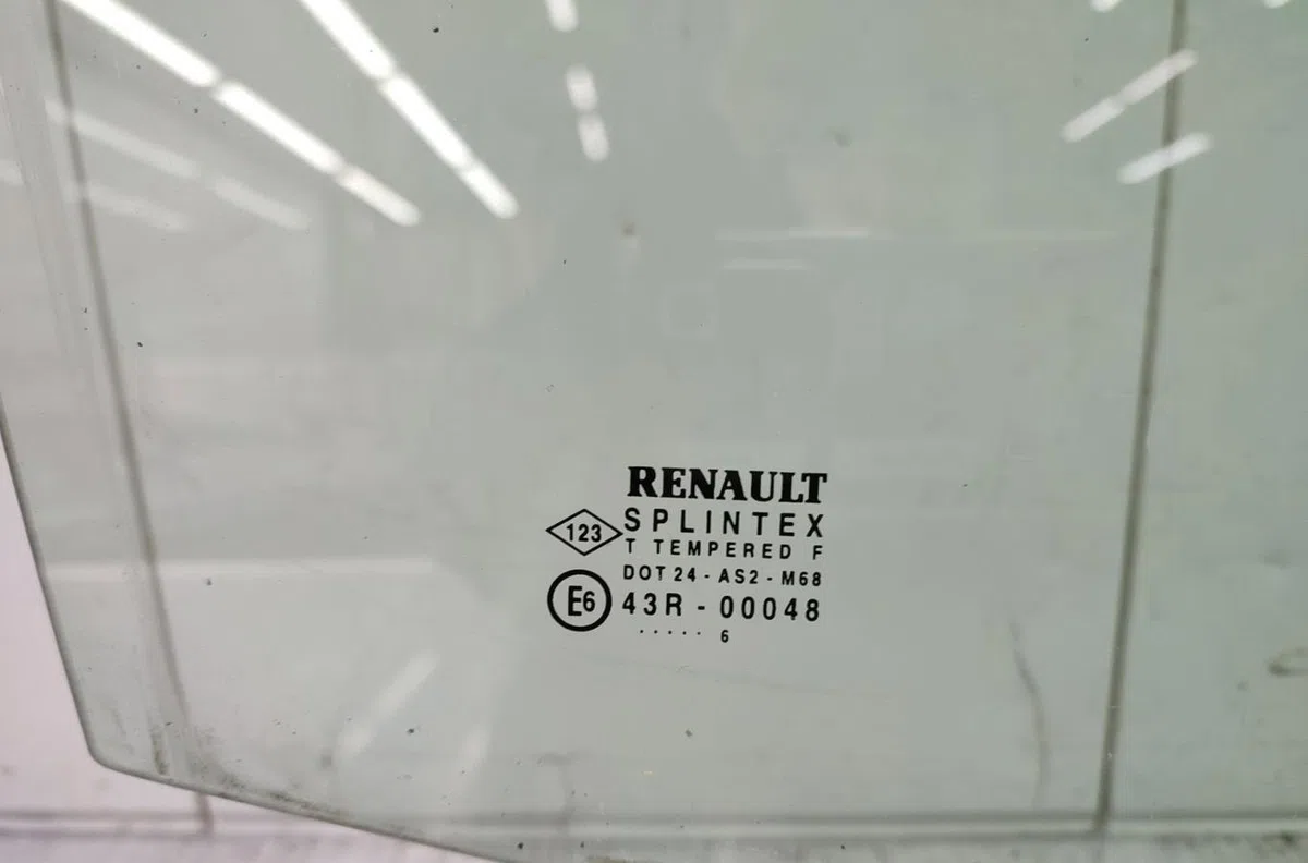 Glace porte av d RENAULT CLIO 2 CAMPUS PHASE 1 occasion