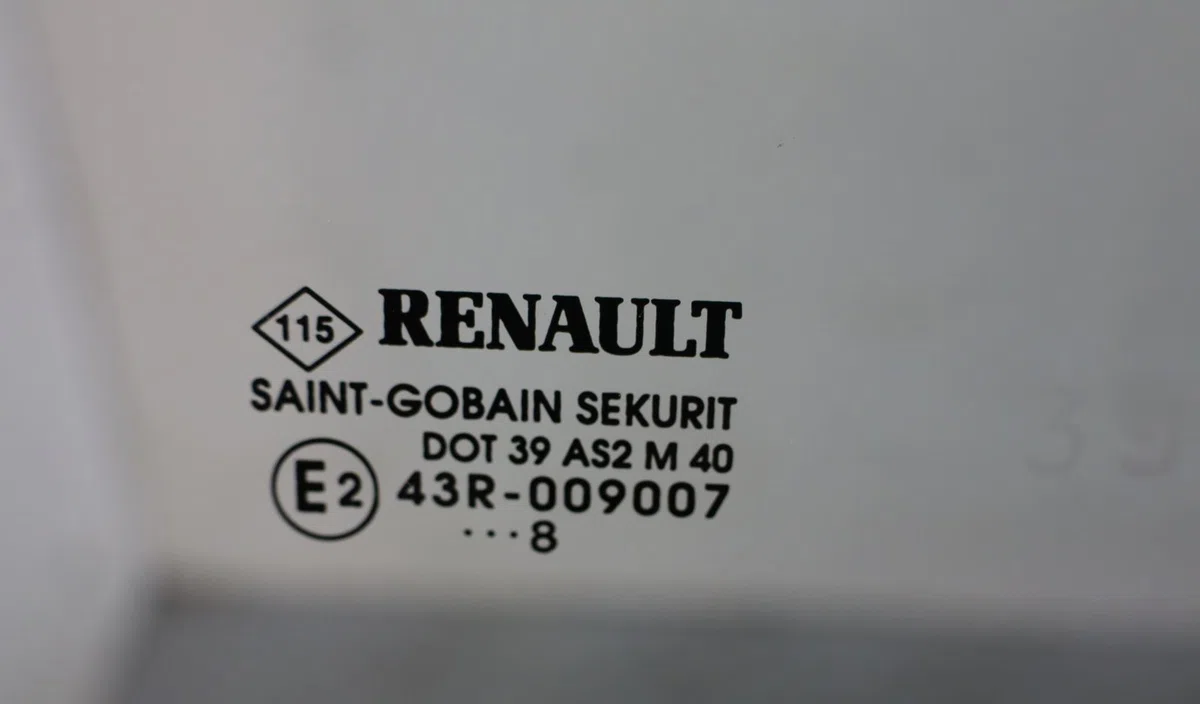 Glace porte av d Renault CLIO III (BR0-1, CR0-1) 1.5 dci (br17, cr17) (2005-2012) 5 portes occasion