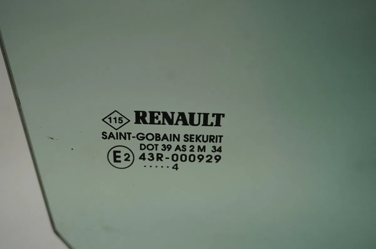 Glace porte av d Renault ESPACE IV (JK0-1_) 2.2 dci (jk0h) (2002-2006) occasion