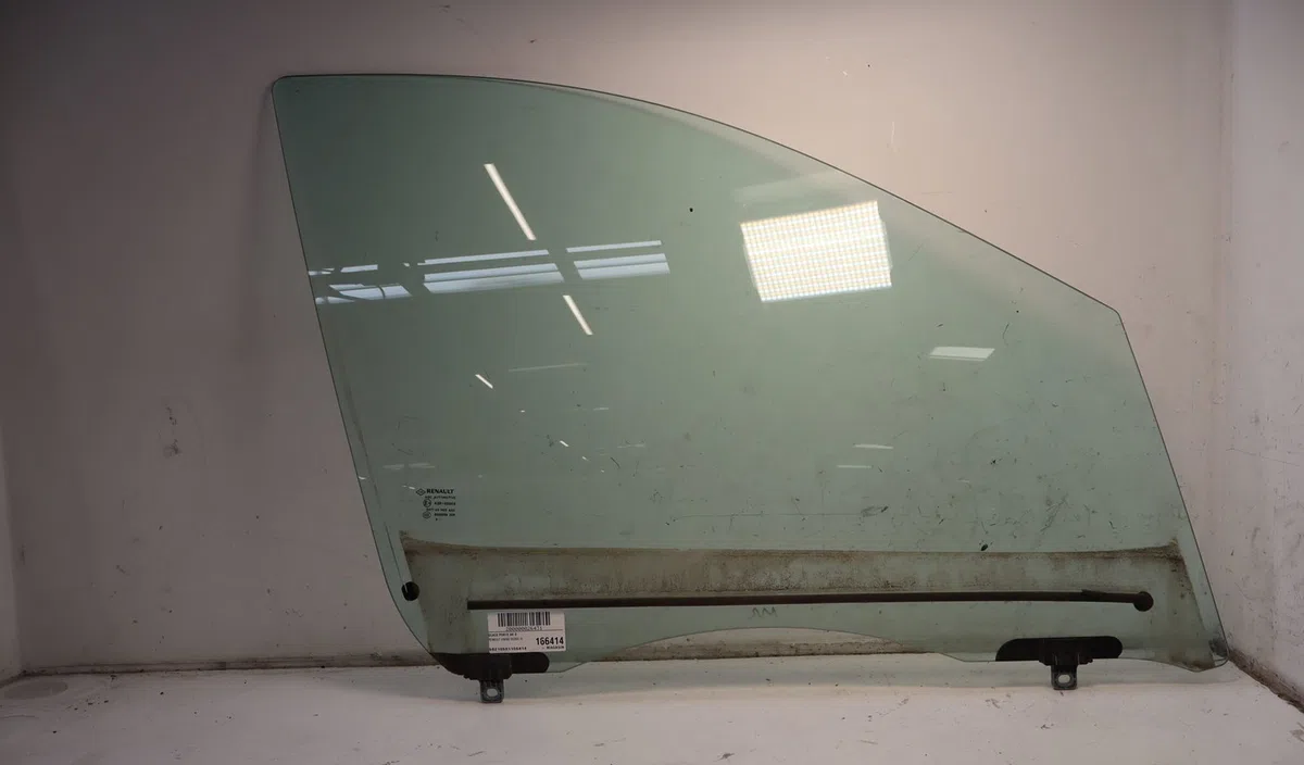 Glace porte av d Renault GRAND SCÉNIC III (JZ0-1_) 1.9 dci (2009) occasion