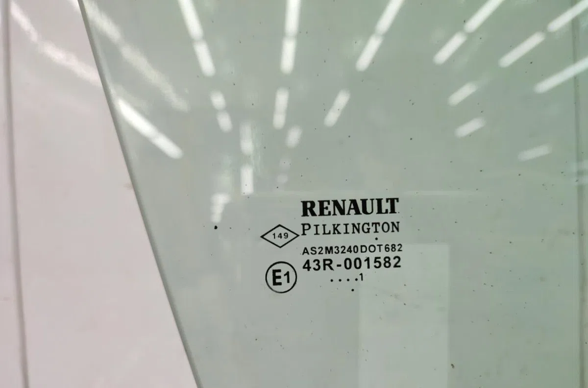 Glace porte av d RENAULT LAGUNA 2 PHASE 1 BREAK occasion