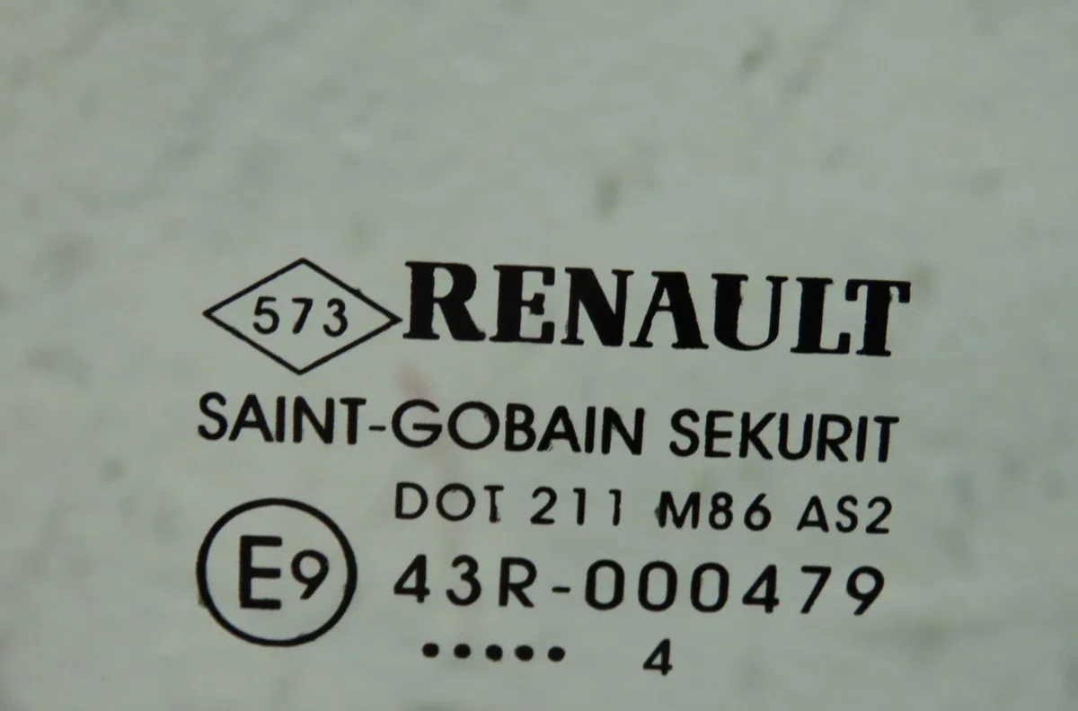 Glace porte av d Renault MEGANE III 3-5 portes (BZ0-1_, B3_) 1.5 dci (bz1g, bz1w, bz0r) (2013-2015) 5 portes occasion