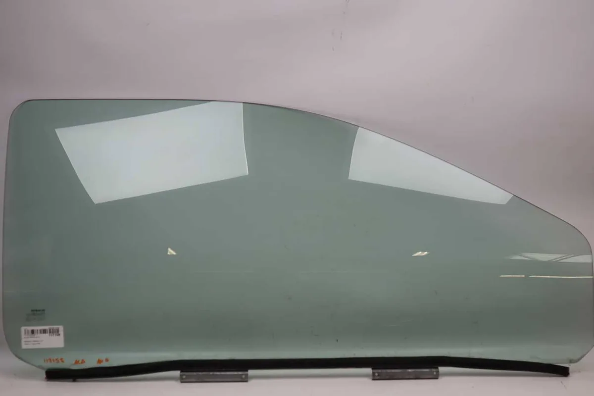 Glace porte av d Renault TWINGO I (C06_) 1.2 (c063, c064) (1993-1996) 3 portes occasion