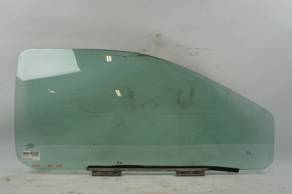 Glace porte av d Renault TWINGO I (C06_) 1.2 (c066, c068) (1996-2007) 3 portes occasion