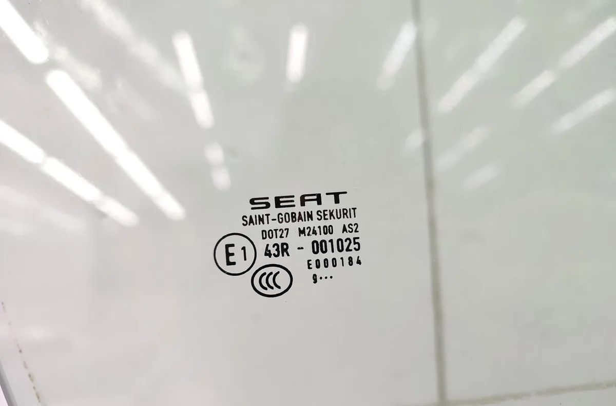 Glace porte av d SEAT EXEO occasion