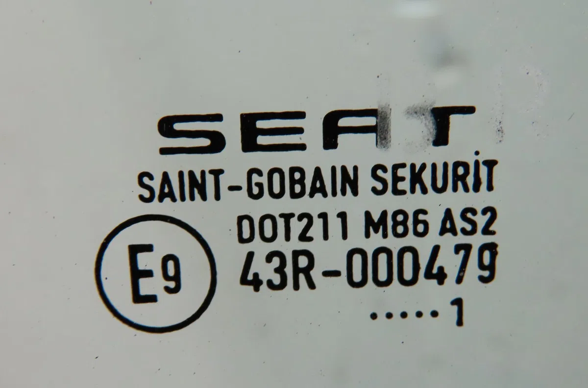 Glace porte av d Seat IBIZA IV (6J5, 6P1) 1.6 tdi (2009-2015) occasion
