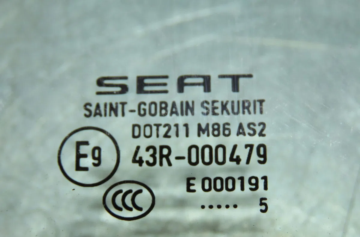 Glace porte av d Seat IBIZA IV ST (6J8, 6P8) 1.2 tsi (2010-2015) occasion
