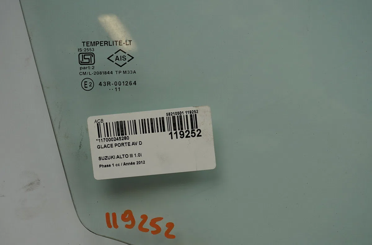 Glace porte av d Suzuki ALTO VII (GF) 1.0 (amf310) (2009) occasion