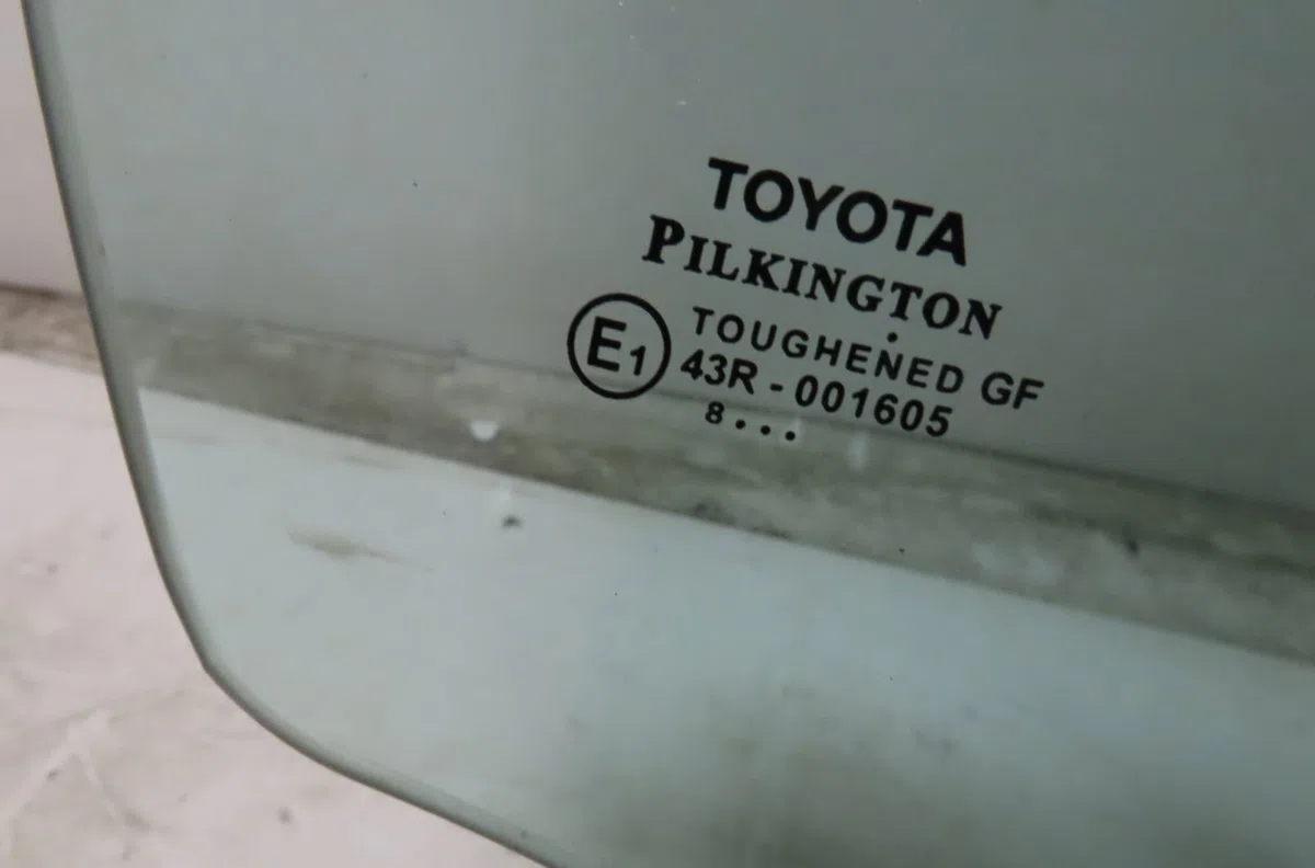 Glace porte av d Toyota AVENSIS Break (_T27_) 2.0 d-4d (adt270_) (2011-2018) occasion