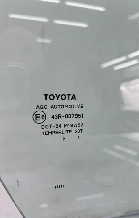 Glace porte av d TOYOTA YARIS 2 PHASE 2 occasion