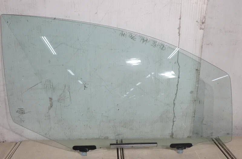 Glace porte av d TOYOTA YARIS 2 PHASE 2 occasion