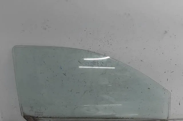 Glace porte av d Toyota YARIS (_P1_) 1.3 (scp12_, scp13_) (2002-2005) occasion