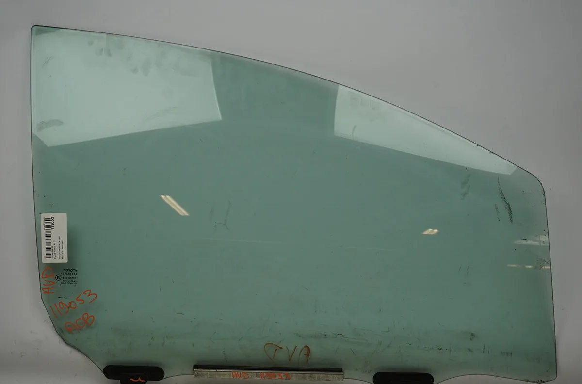 Glace porte av d Toyota YARIS (_P9_) 1.4 d-4d (nlp90_) (2005-2012) occasion