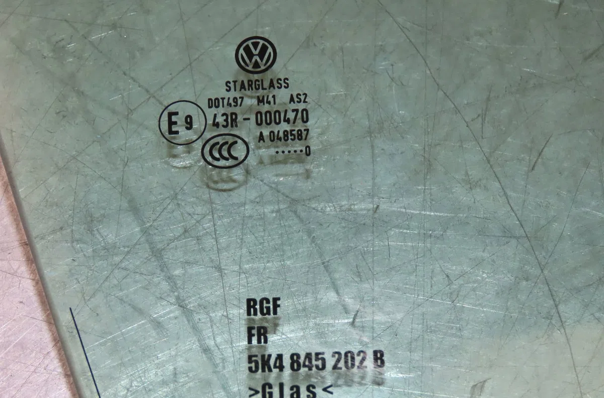 Glace porte av d VOLKSWAGEN GOLF occasion