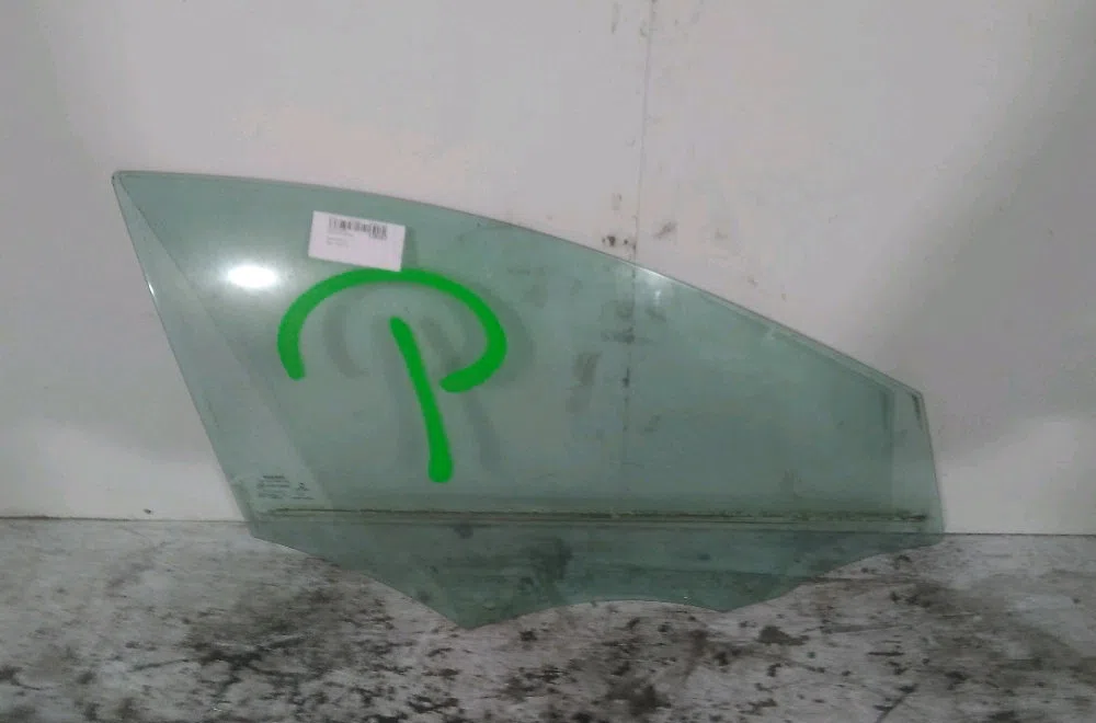 Glace porte av d Volvo V40 3-5 portes (525) T2 (2015-2019) occasion