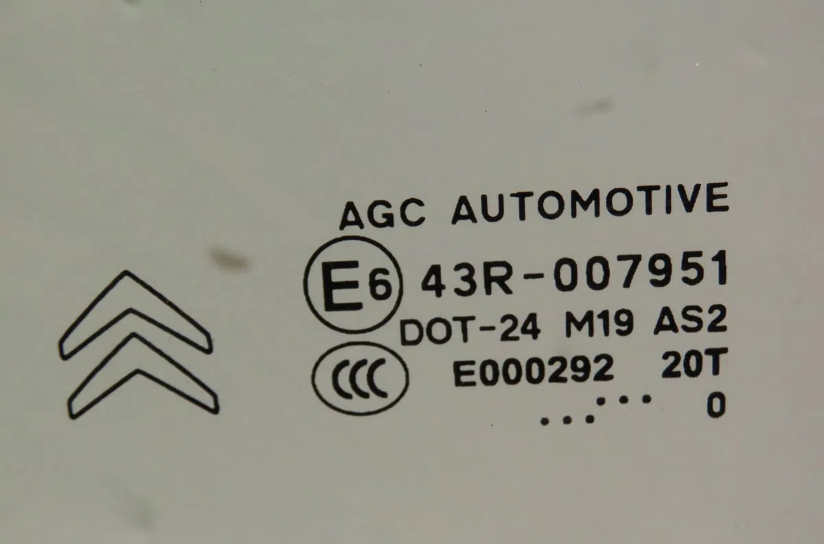 Glace porte av g Citroen C3 II (SC_) 1.4 (2009-2016) 5 portes occasion