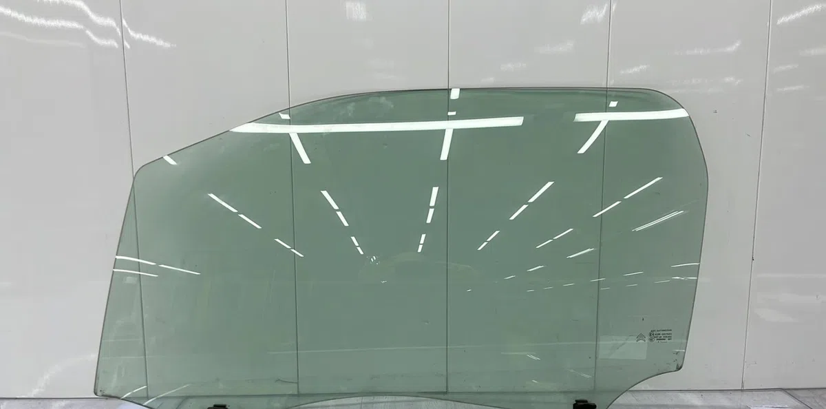 Glace porte av g CITROEN DS3 PHASE 1 occasion
