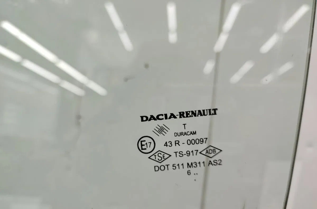 Glace porte av g DACIA LOGAN MCV 1 PHASE 1 BREAK occasion