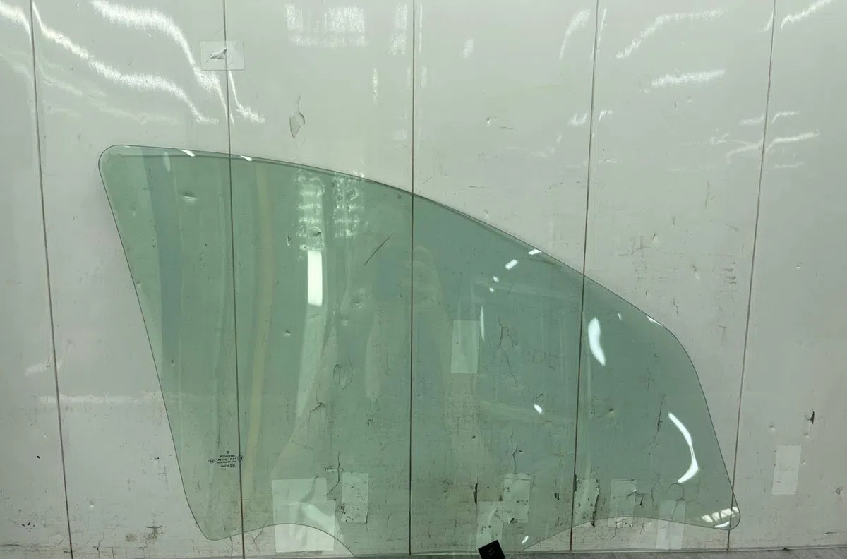 Glace porte av g DACIA SANDERO 1 occasion