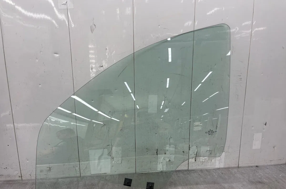 Glace porte av g DACIA SANDERO 1 occasion