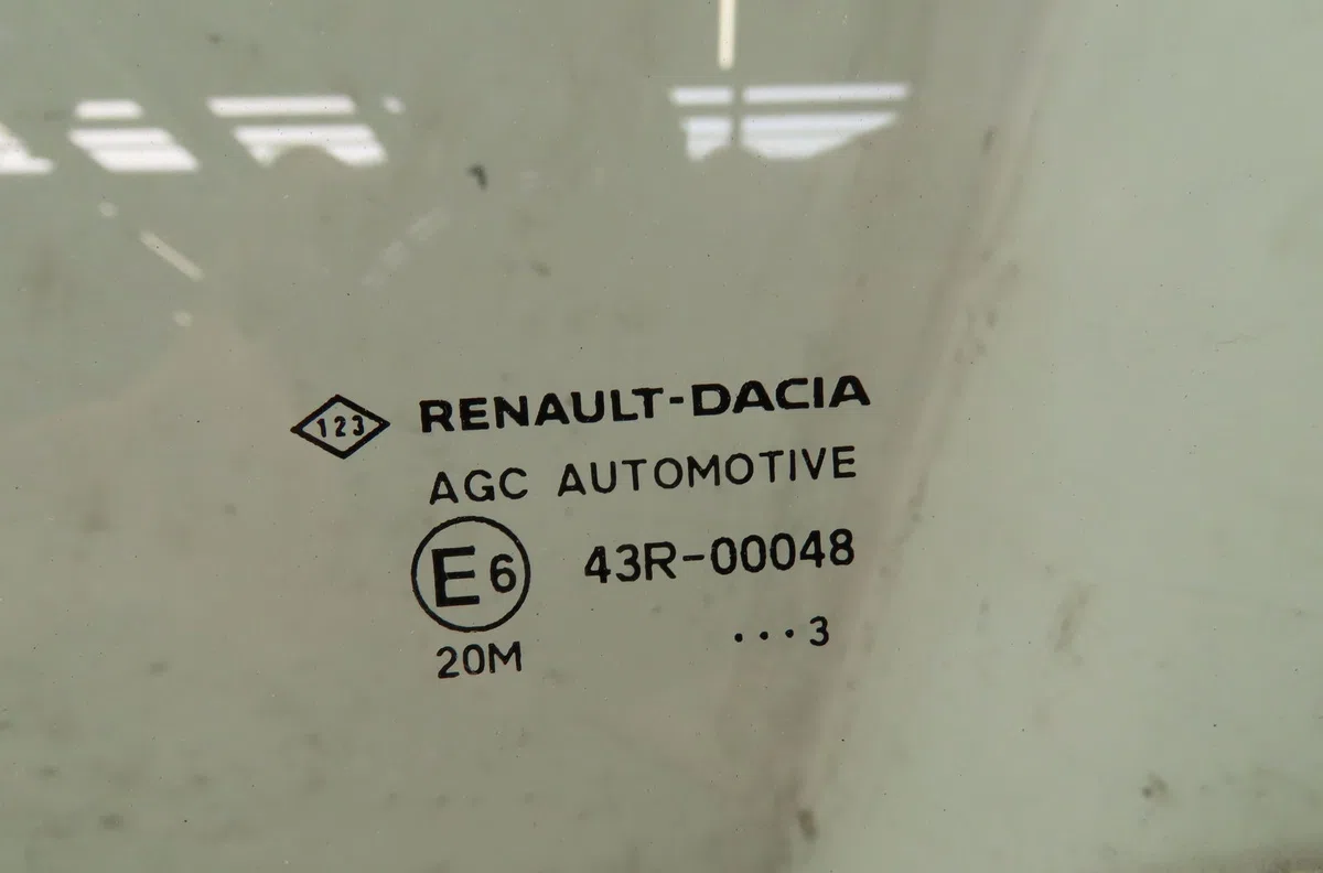 Glace porte av g Dacia SANDERO III Liberty 125 i.e. (m73) (2012) occasion