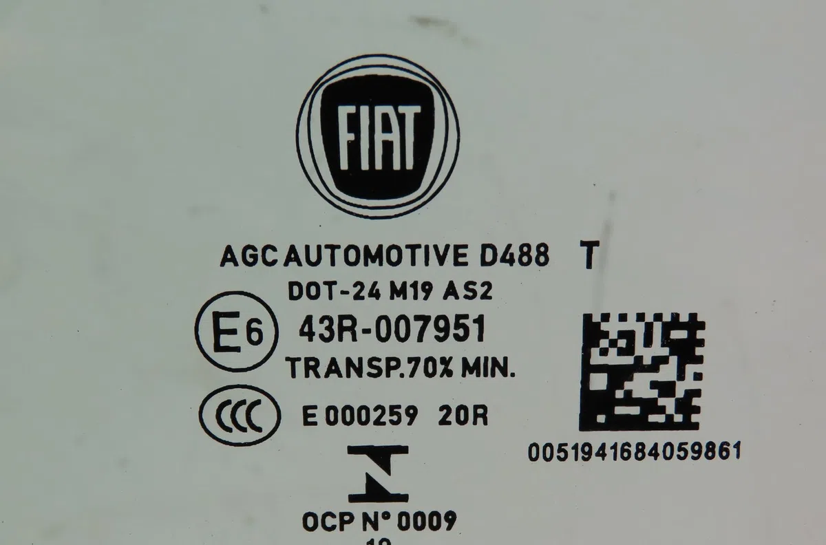 Glace porte av g Fiat 500X (334_) 1.6 d multijet (334axa1b, 334axa11) (2014) occasion