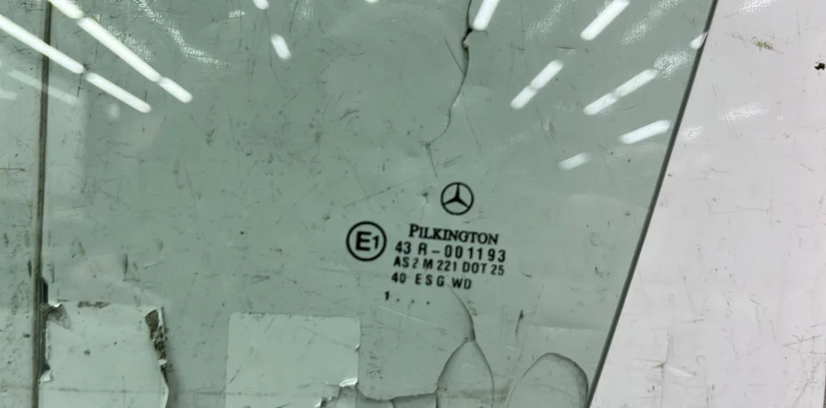 Glace porte av g MERCEDES CLASSE C 203 PHASE 1 occasion