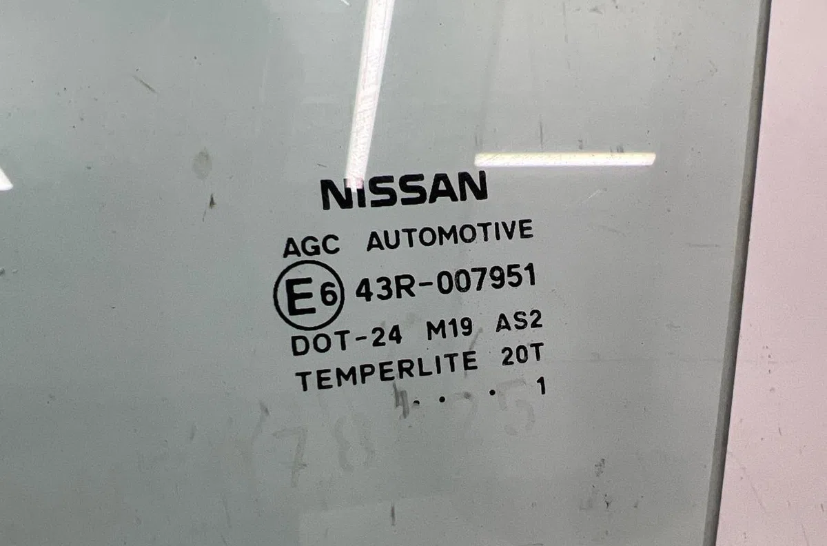 Glace porte av g NISSAN JUKE 1 PHASE 1 occasion