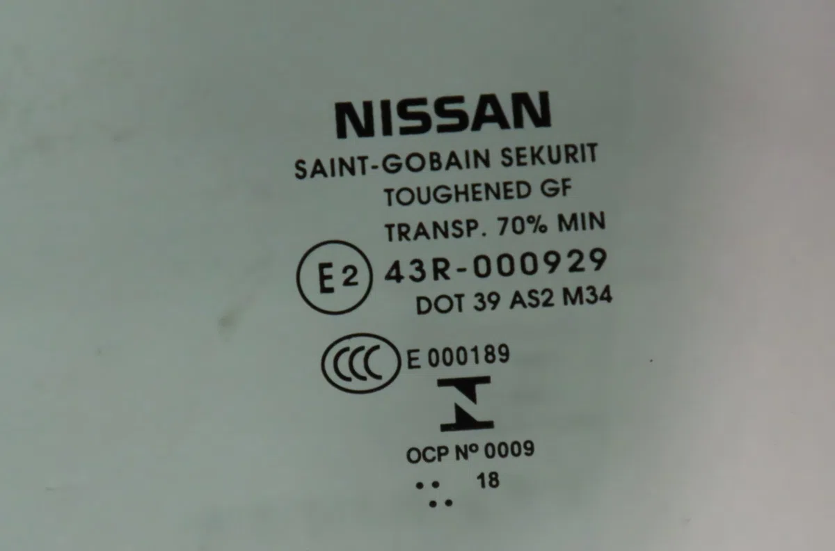 Glace porte av g Nissan QASHQAI II SUV (J11, J11_) 1.2 dig-t (2013) occasion