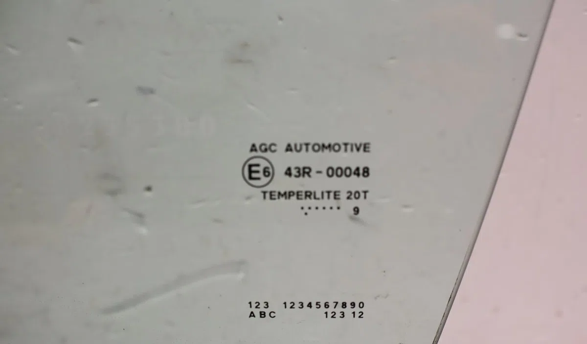 Glace porte av g Peugeot 108 1.0 vti 72 (2018) occasion