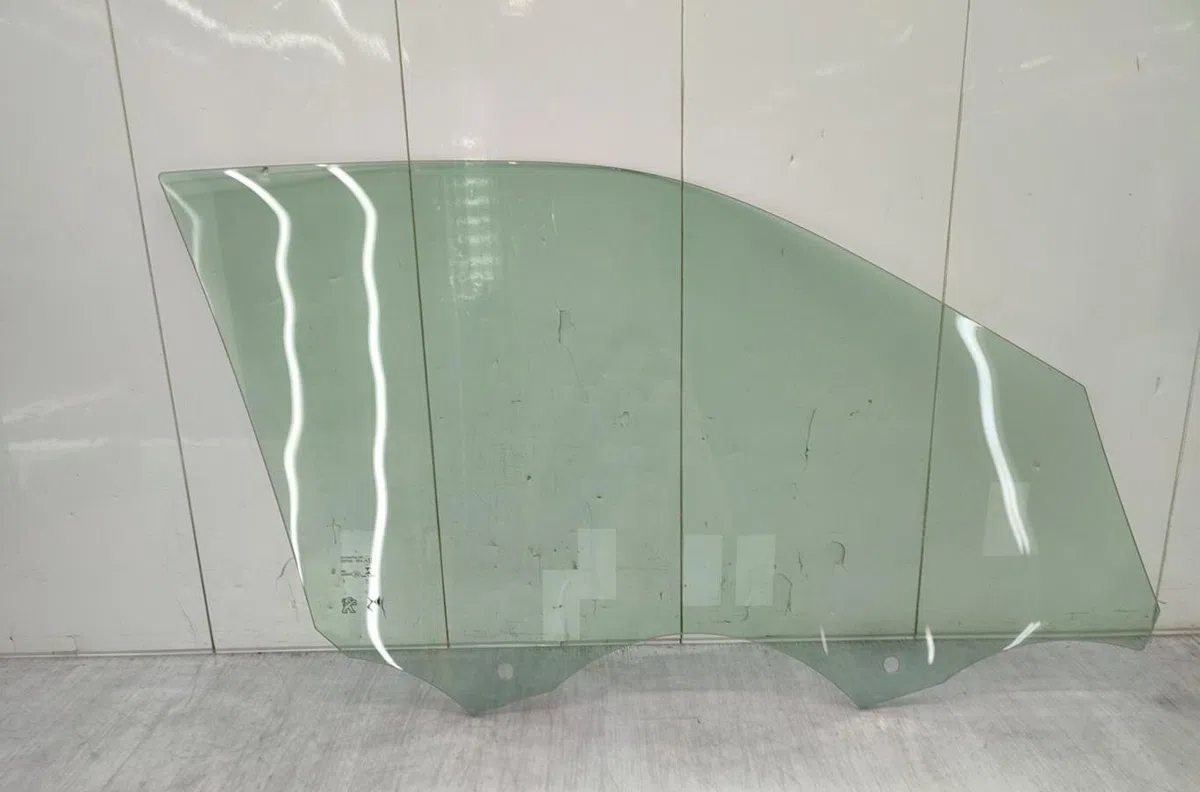 Glace porte av g PEUGEOT 2008 2 occasion