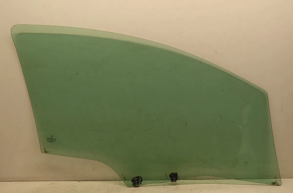 Glace porte av g Peugeot 207-207 (WA_, WC_) 1.6 hdi (2006-2013) 5 portes occasion