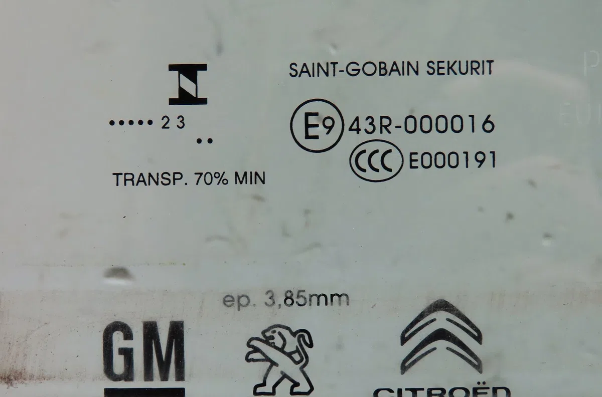 Glace porte av g Peugeot PARTNER Camionnette-Monospace (K9) 1.5 bluehdi 100 (2019) occasion