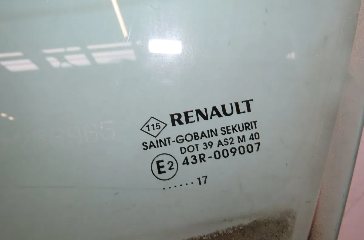 Glace porte av g Renault CLIO IV (BH_) 0.9 tce 90 (2012) 5 portes occasion