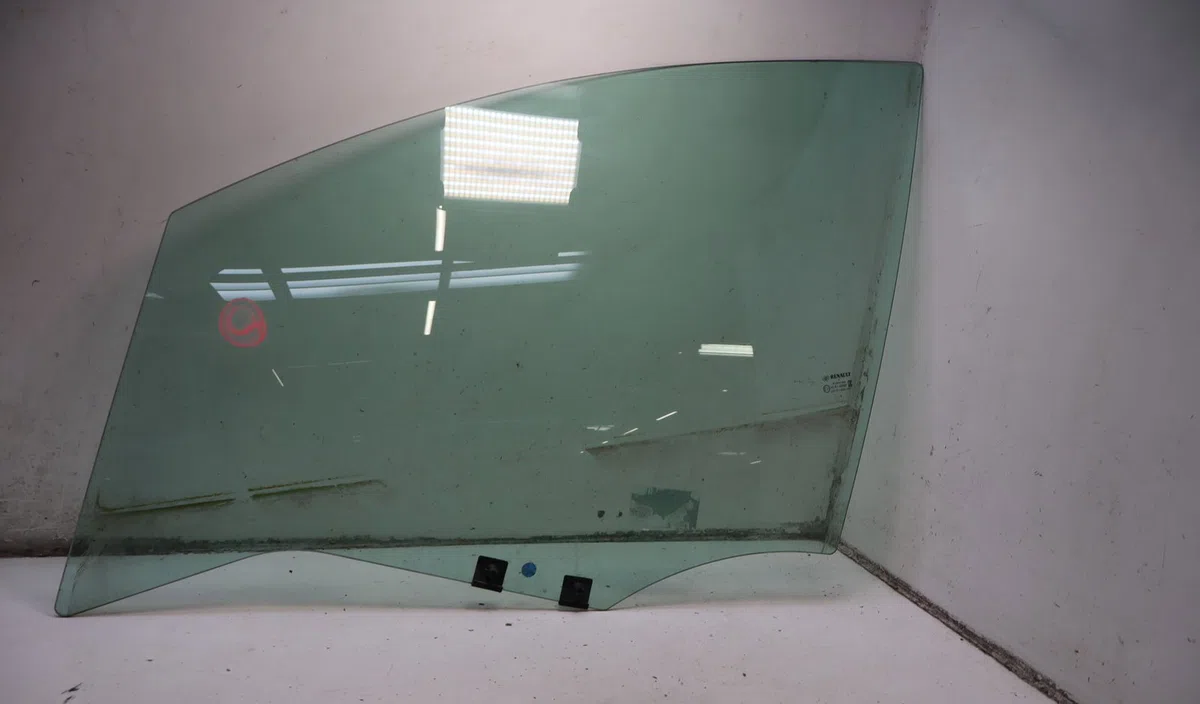 Glace porte av g Renault CLIO IV (BH_) 1.5 dci 75 (2012) 5 portes occasion