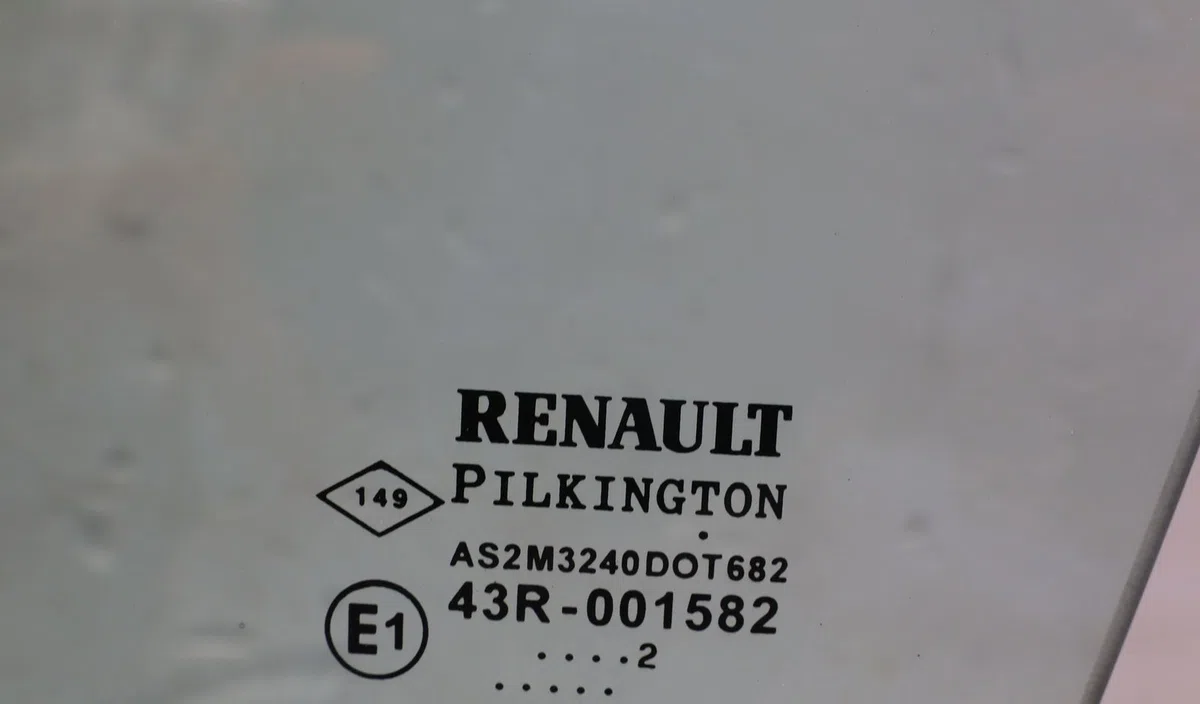 Glace porte av g Renault LAGUNA II Grandtour (KG0-1_) 2.2 dci (kg0f) (2001-2006) occasion