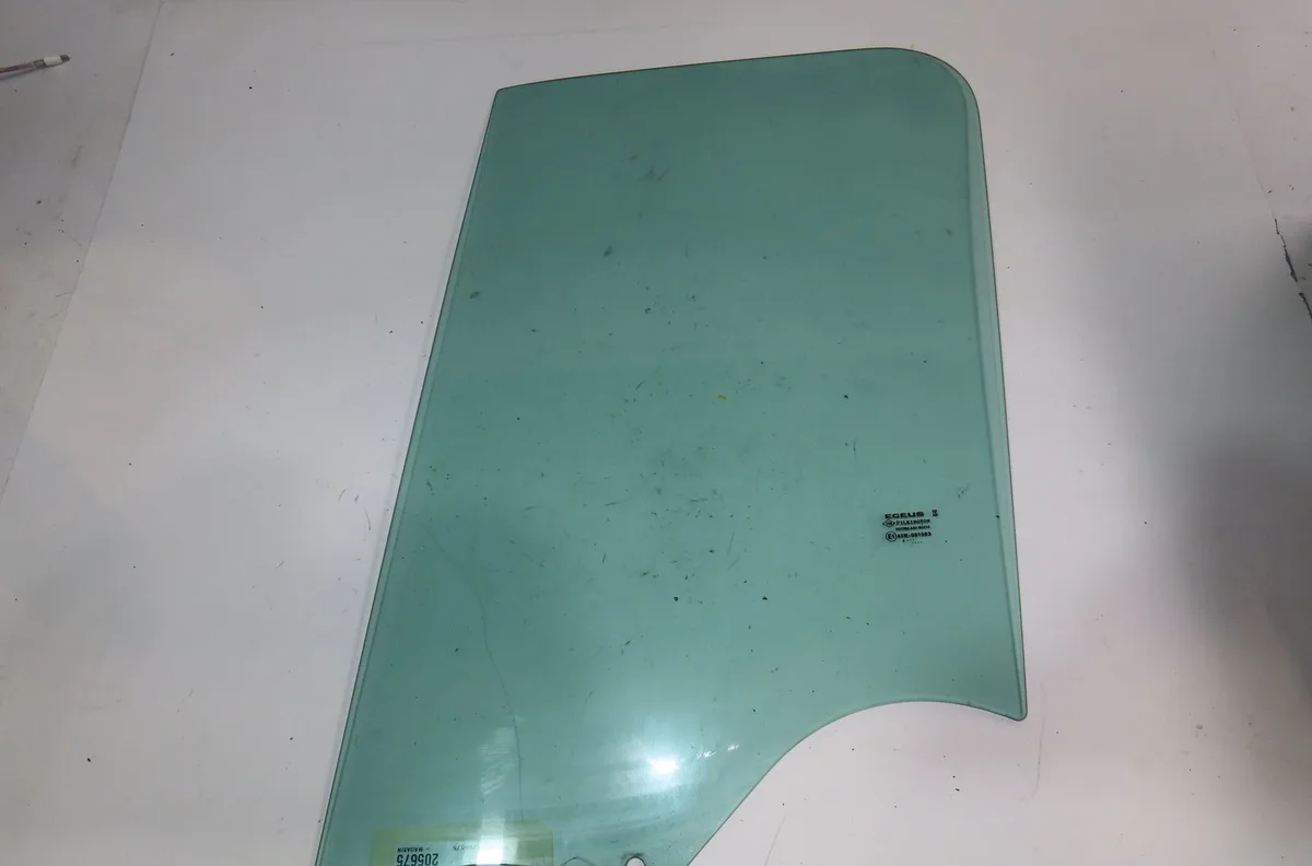 Glace porte av g Renault MASTER III Camionnette (FV) 2.3 dci 145 fwd (fv0e, fv0f, fv0h, fv02, fv0m, fv0s,... (2010) occa