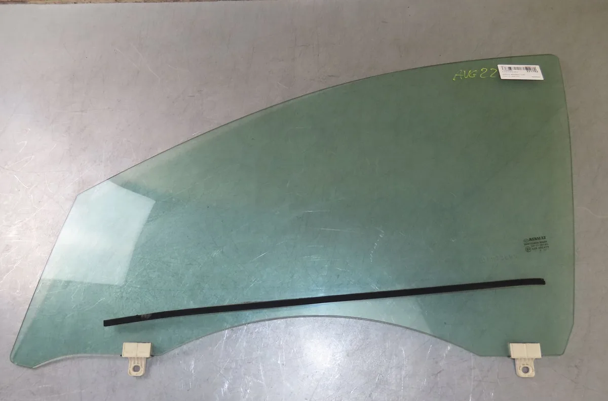 Glace porte av g Renault MEGANE III 3-5 portes (BZ0-1_, B3_) 1.5 dci (bz0c) (2008-2015) 5 portes occasion