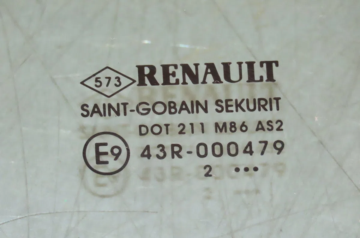 Glace porte av g Renault MEGANE III 3-5 portes (BZ0-1_, B3_) 1.5 dci (bz0c) (2008-2015) 5 portes occasion