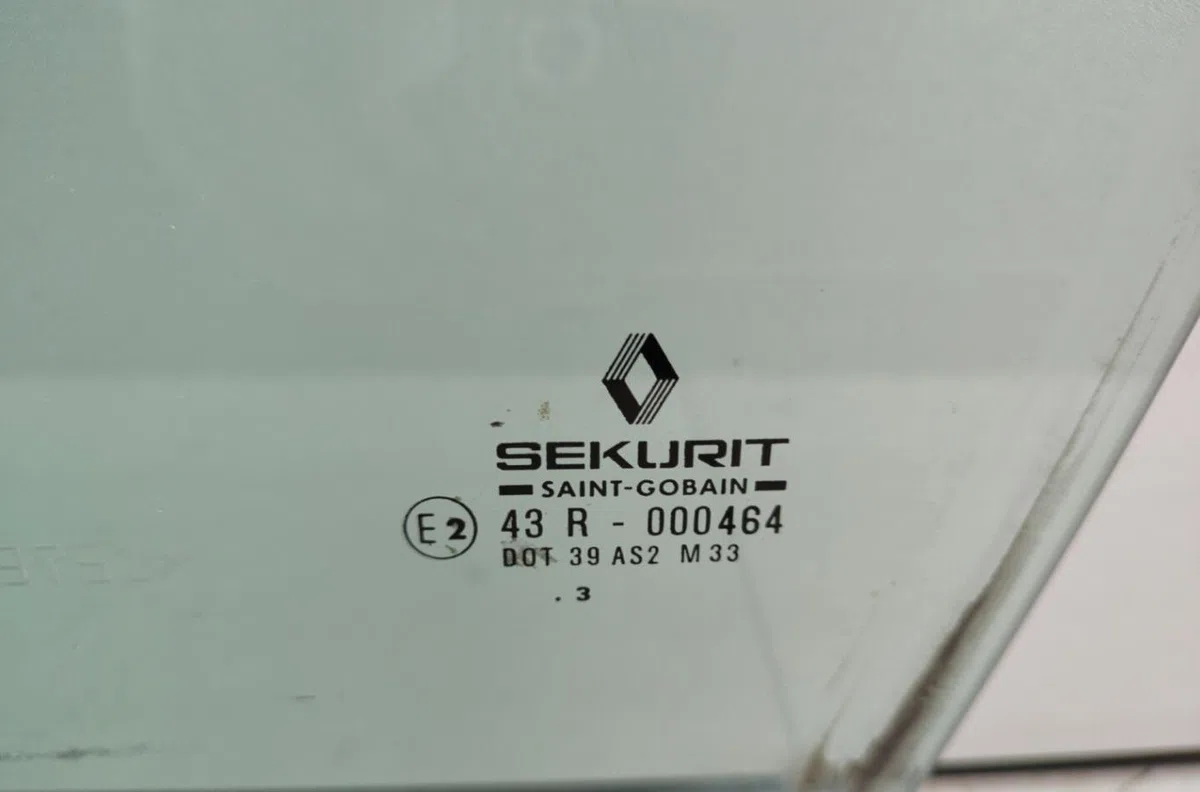 Glace porte av g RENAULT R19 PHASE 1 occasion