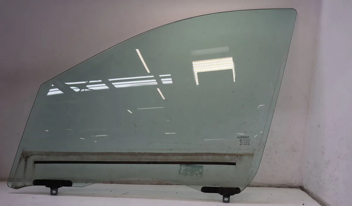 Glace porte av g Renault SCÉNIC III (JZ0-1_) 1.5 dci (2009) 5 portes occasion