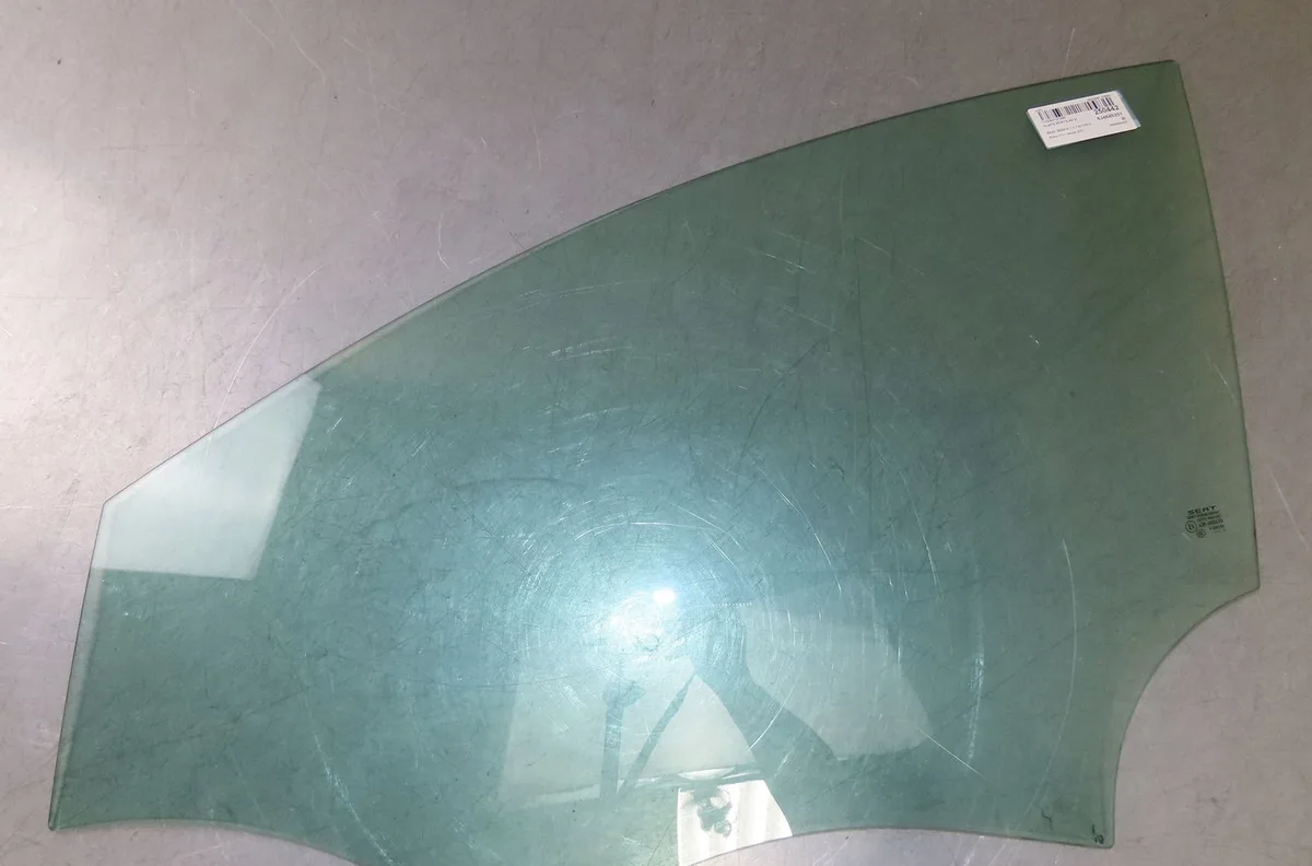 Glace porte av g Seat IBIZA IV ST (6J8, 6P8) 1.2 tsi (2010-2015) occasion