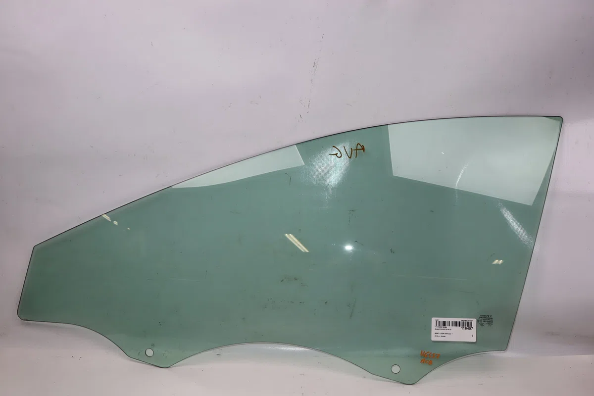 Glace porte av g Seat LEON (5F1) 2.0 tdi (2012-2020) 5 portes occasion