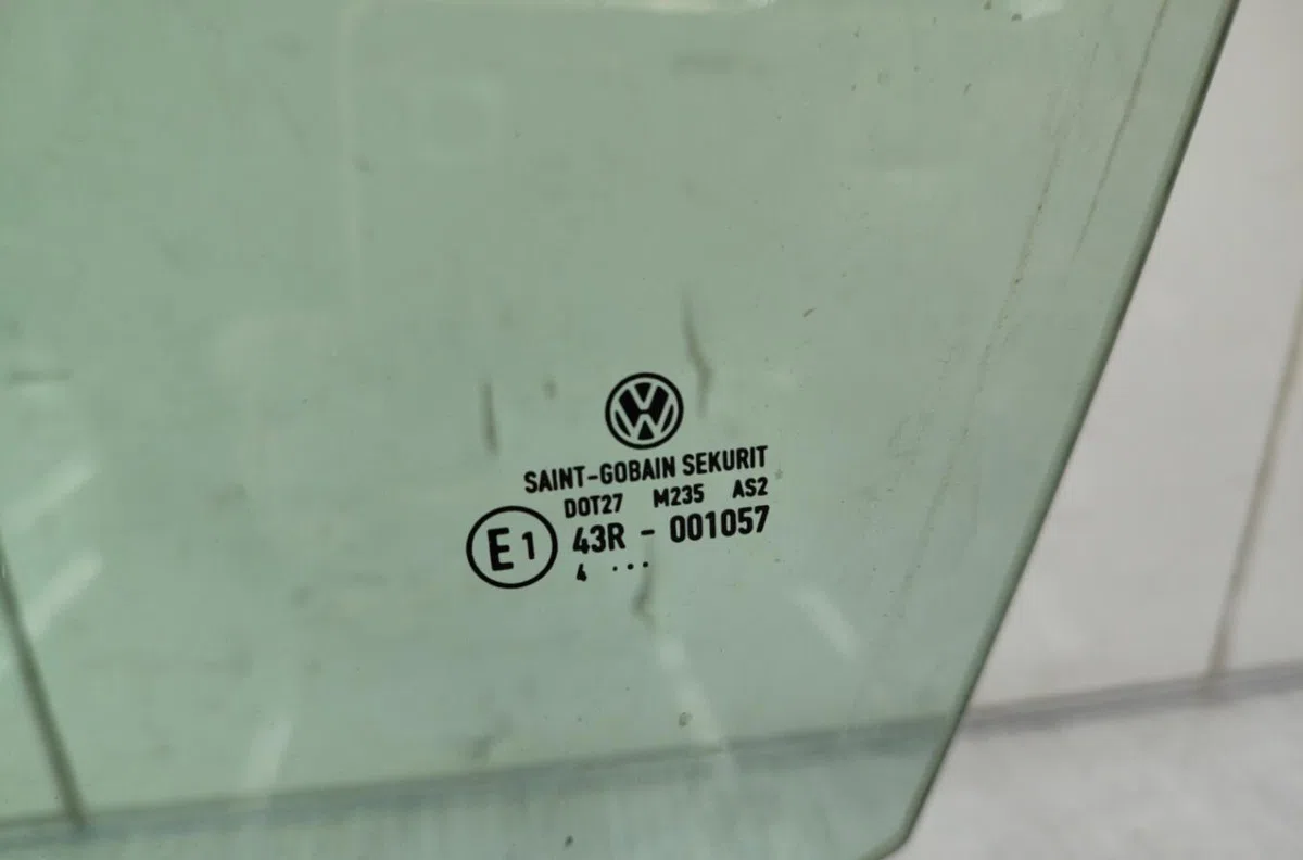Glace porte av g VOLKSWAGEN GOLF 5 occasion