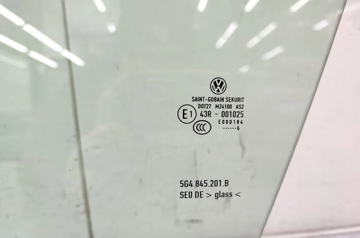 Glace porte av g VOLKSWAGEN GOLF 7 PHASE 1 occasion