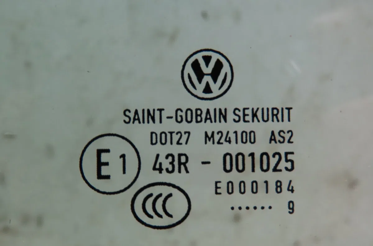 Glace porte av g Volkswagen GOLF VI (5K1) 1.4 tsi (2008-2012) 5 portes occasion